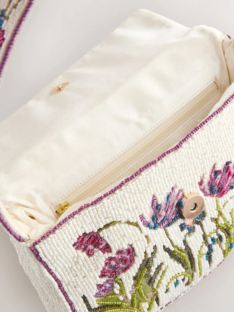White beaded flower one-shoulder bag